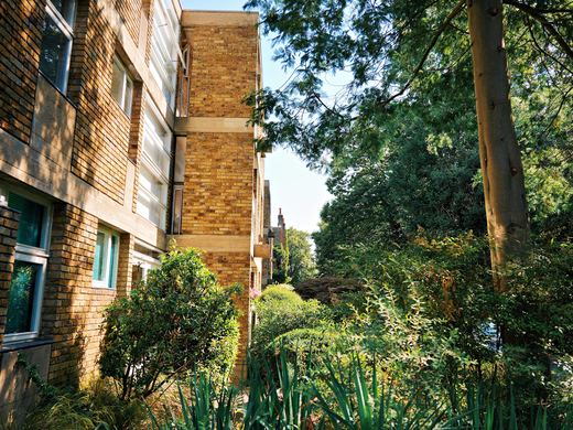 Langham House Close / DSC01315_PerfectlyClear_VSCO.JPG · Stephen © Copyright
