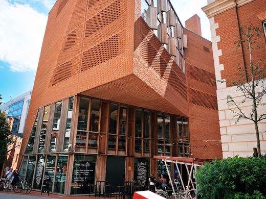 LSE Marshall Building & Saw Swee Hock Student Centre / IMG_4866_PerfectlyClear_VSCO.JPG · Stephen © Copyright