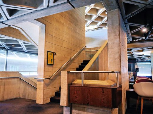 Royal National Theatre / IMG_4837_PerfectlyClear_VSCO.JPG · Stephen © Copyright